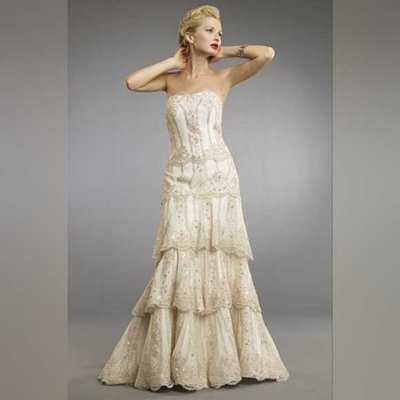 Stunning & Delicate Tiered Lace Eden Bridal Gown NWT - Picture 5 of 17